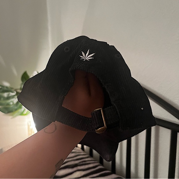 Crooks & Castles Corduroy Cap - Picture 4 of 4